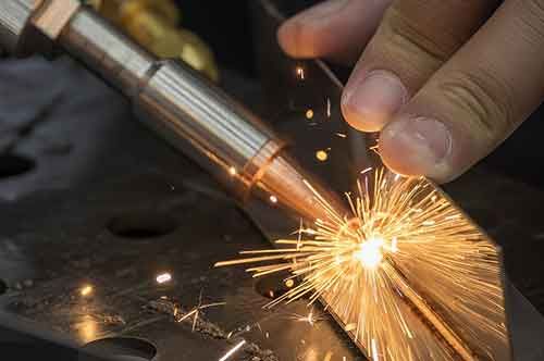 Important factors affecting the machining accuracy of laser cutting heads